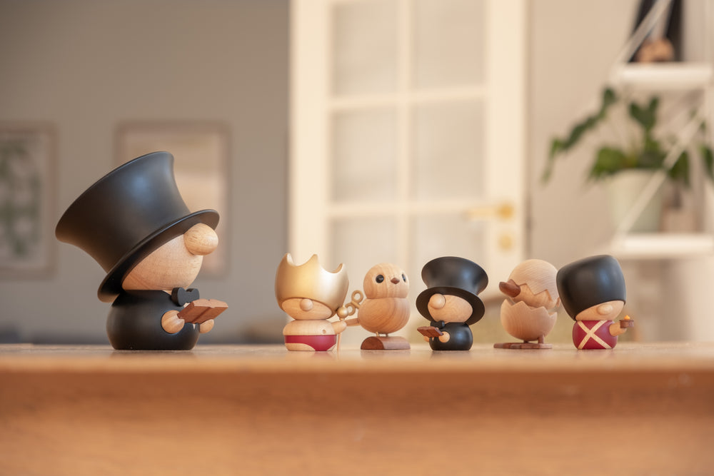 Magnetiske træfigurer i højeste kvalitet. Kombinér delene til utallige fantasifulde fabledyr. Dansk design til samlere i alle aldre.